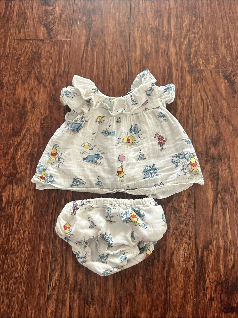 GAP Winnie-the-Pooh Prints White Baby Dress & Bloomer Set 12M